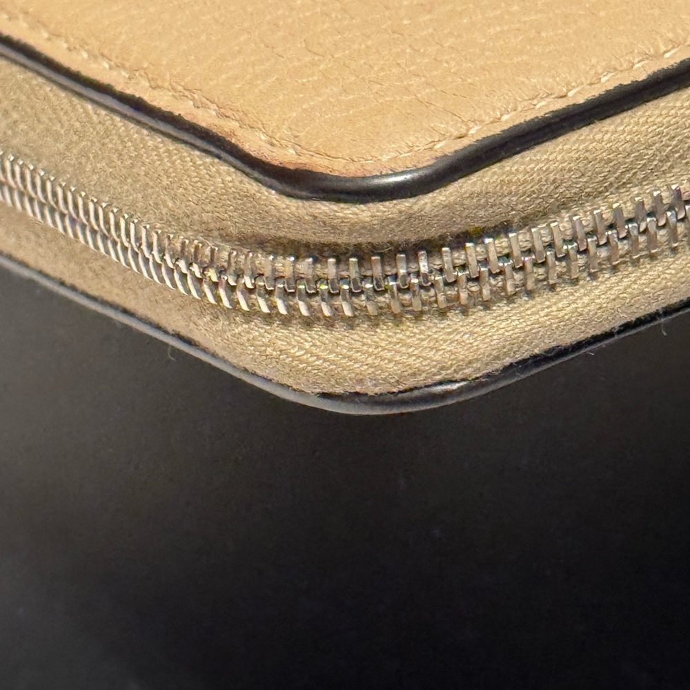Celine Round Long Wallet Beige Leather CELINE in near MINT condition. - Picture 5 of 10